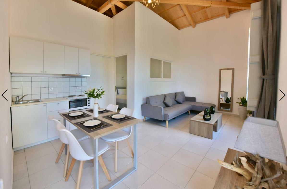 Douskos Beach House Appartement Hydra  Buitenkant foto